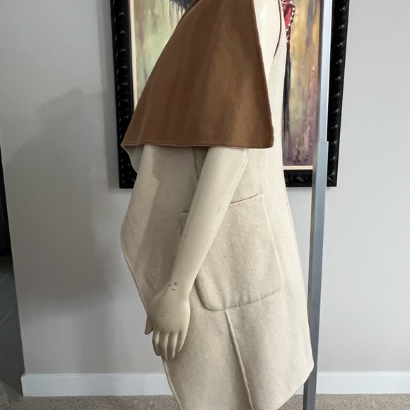 NEW BCBGMAXAZRIA Reversible Vest/Coat – Camel & Cream with Pockets - Picture 7 of 8